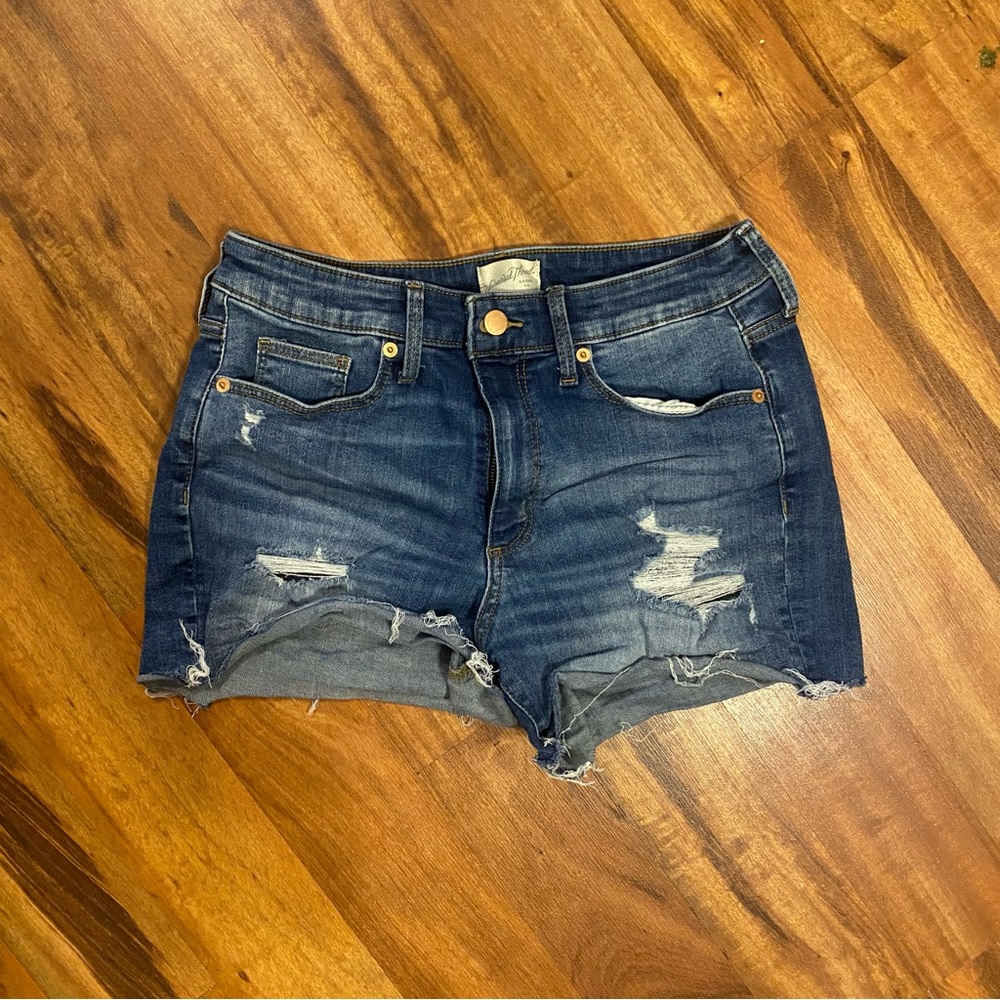 Women’s size 8 high rise midi jean shorts